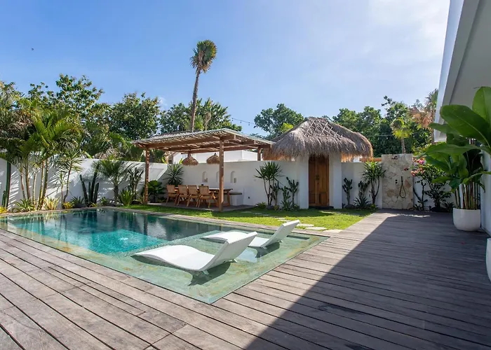 The Young - Villa Uluwatu