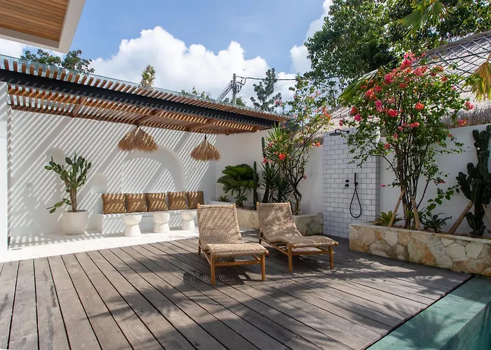 The Young - Villa Uluwatu
